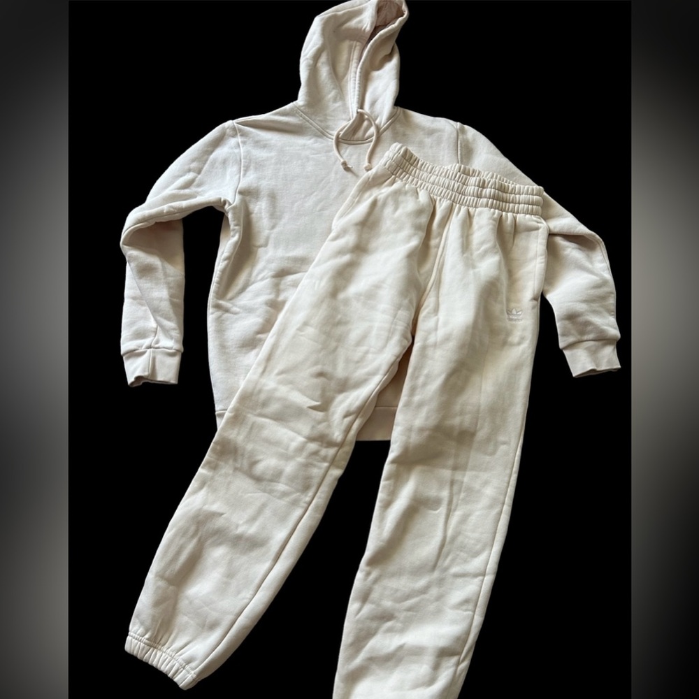 Adidas Sweatshirt & Sweatpants